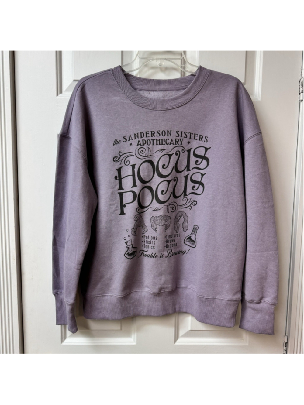 Hocus Pocus Women's Sweatshirt Purple Size Med Long Sleeve Halloween Pullover